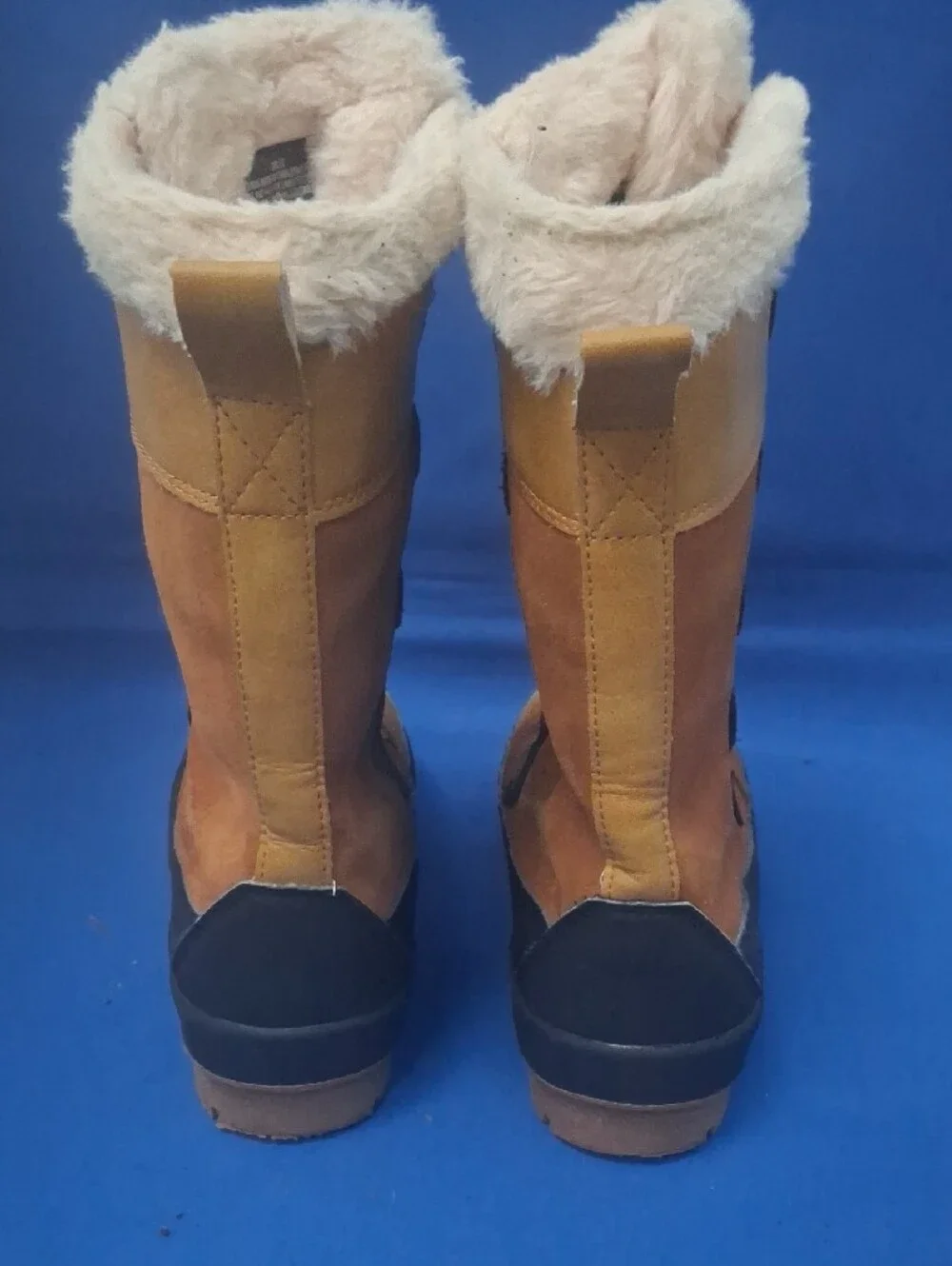 Girls All in Motion boots sz 2